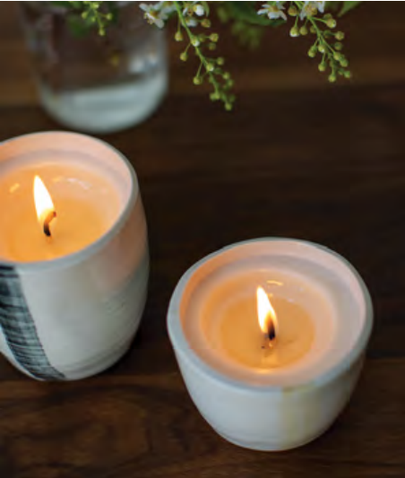 Aspen Clean Candle is 100% soy wax, phthalate-free and pure essential oils, with organic hemp and cotton wicks coated in beeswax.